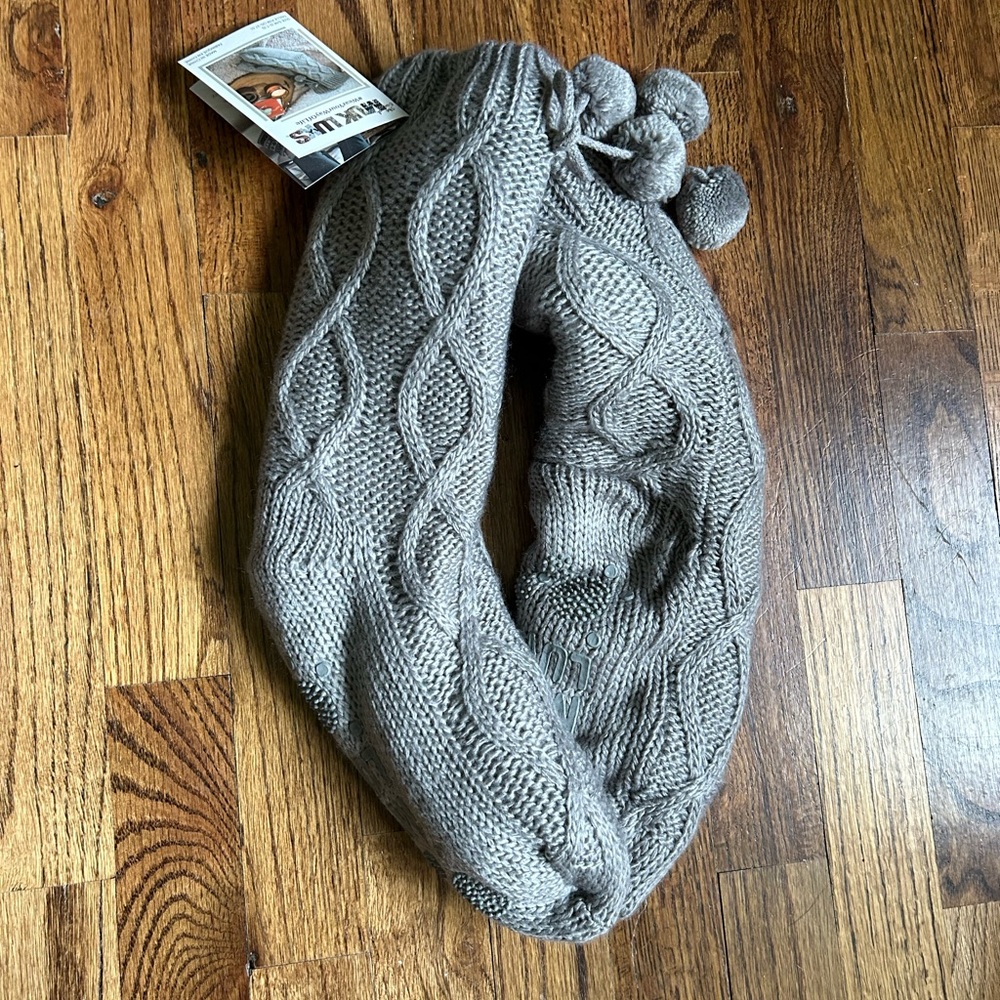 NWT Muk Luks Tall Slipper Socks